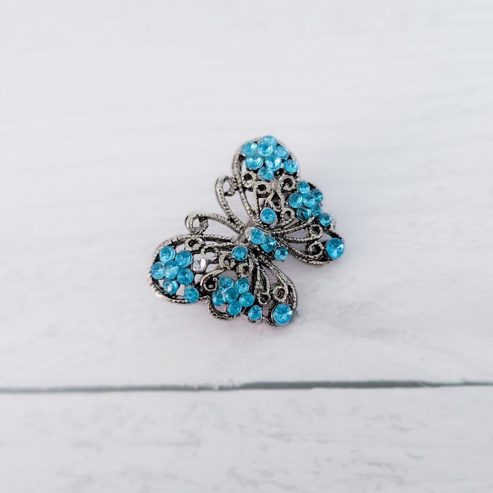 Vintage Brooch / Vintage Pin 7/8" Butterfly with Blue Gems - One Missing - Picture 4 of 9